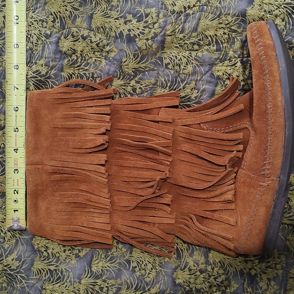 Minnetonka moccasins size 8 - Picture 5 of 8